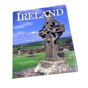 IRELAND By Simona Ratchetti 1994 Tiger Books Inter.‎  Hardcover Dust Jacket Book